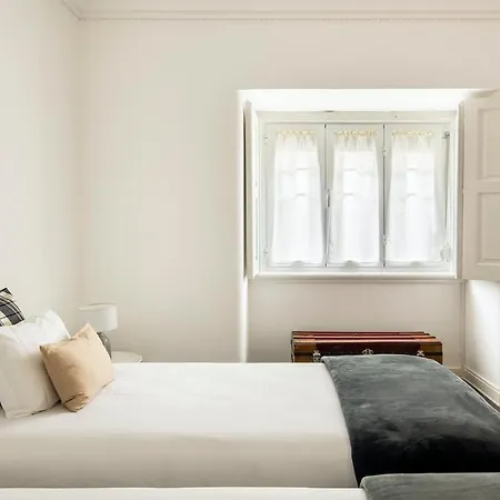 Plum Guide - Flight Of Fancy Apartment Lisbon