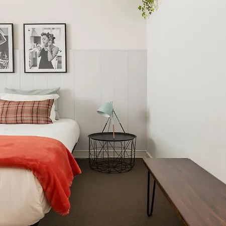 Plum Guide - Flight Of Fancy Apartment *