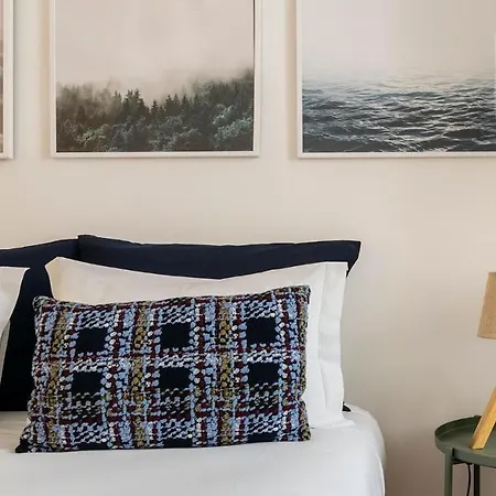 Apartment Plum Guide - Flight Of Fancy *